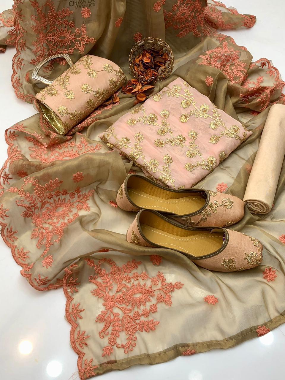 Luxury Crinkle Chiffon Fancy 5-Piece Suit with Matching Khussa & Clutch