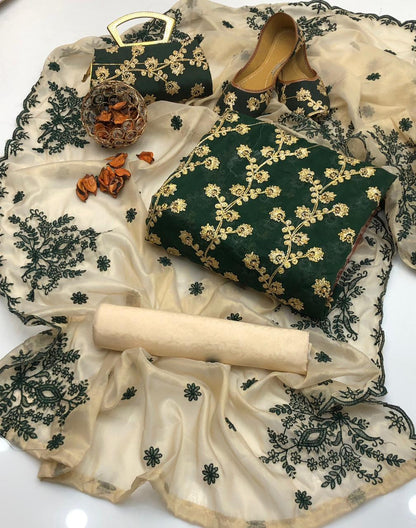 ✨ Fancy Collection 5-Piece Crinkle Chiffon Embroidered Suit with Matching Khussa & Clutch