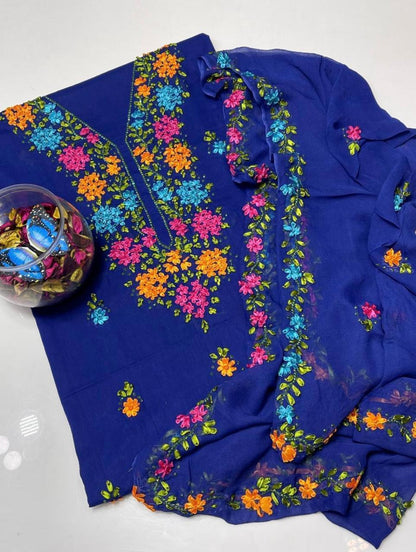 ✨ Fancy Collection 5-Piece Crinkle Chiffon Embroidered Suit with Matching Khussa & Clutch (Copy)