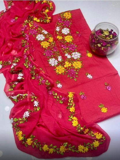 ✨ Fancy Collection 5-Piece Crinkle Chiffon Embroidered Suit with Matching Khussa & Clutch (Copy)