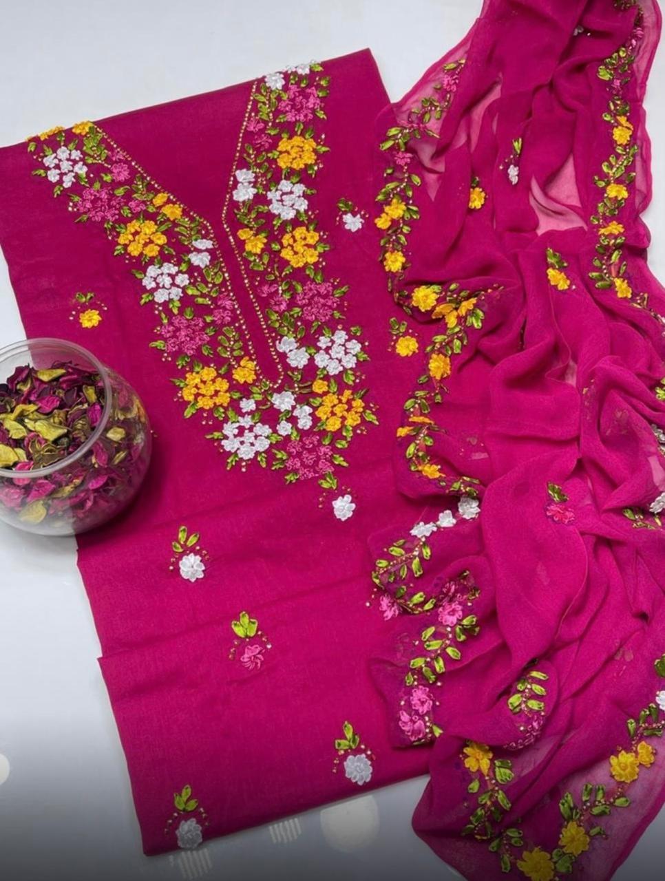 ✨ Fancy Collection 5-Piece Crinkle Chiffon Embroidered Suit with Matching Khussa & Clutch (Copy)