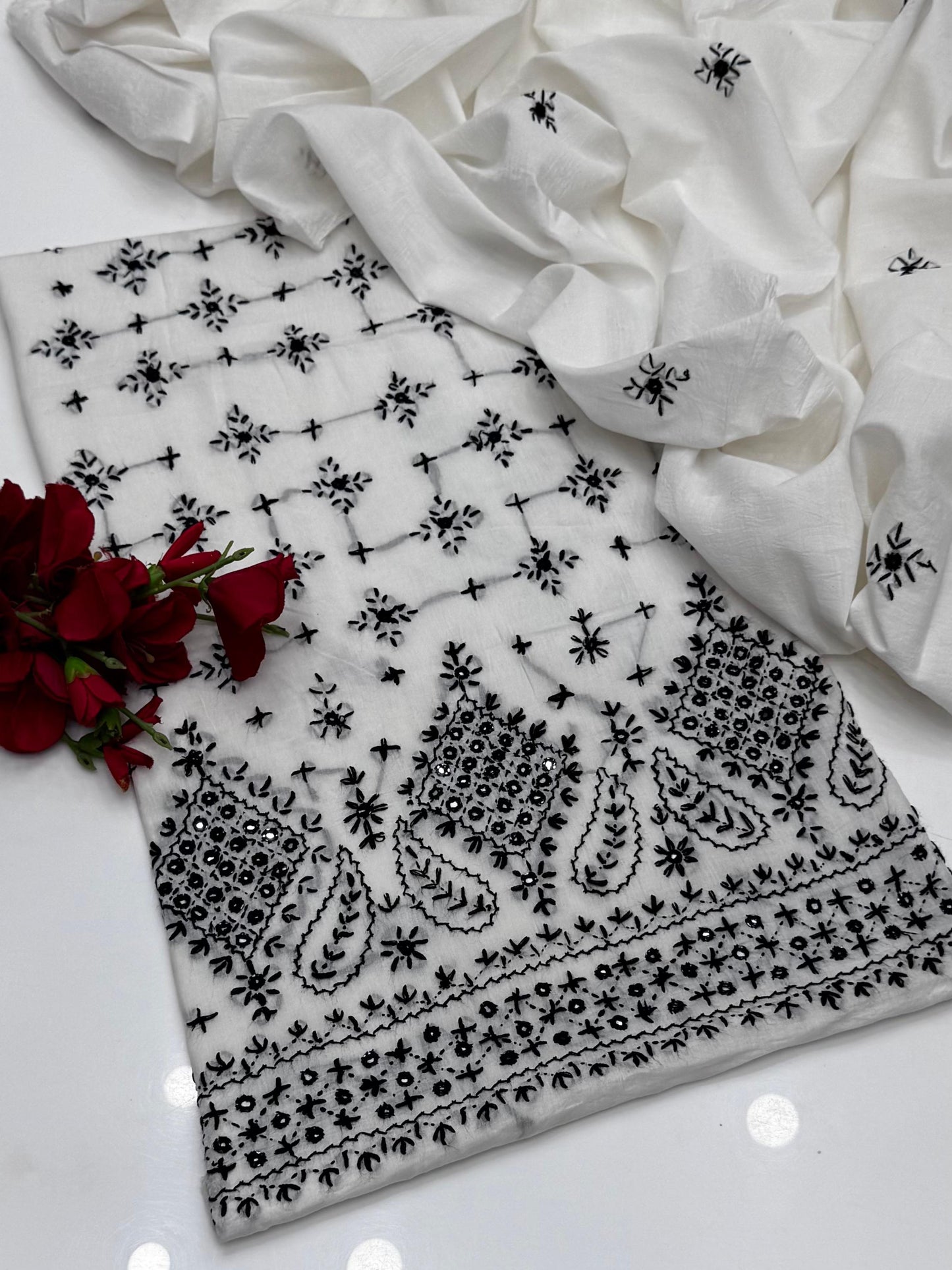 ✨ Lawn Collection – Handmade Chawal Shesha Work 2-Piece Lawn Suit