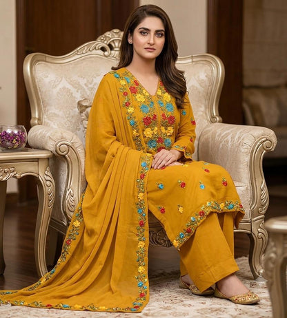 ✨ Fancy Collection 5-Piece Crinkle Chiffon Embroidered Suit with Matching Khussa & Clutch (Copy)