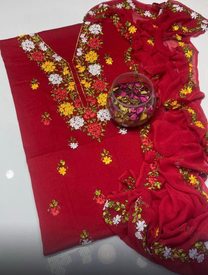 ✨ Fancy Collection 5-Piece Crinkle Chiffon Embroidered Suit with Matching Khussa & Clutch (Copy)