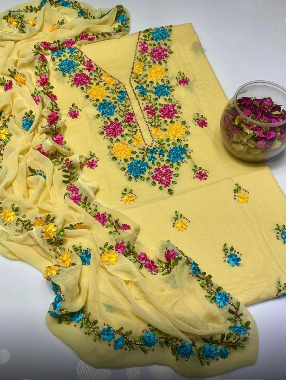 ✨ Fancy Collection 5-Piece Crinkle Chiffon Embroidered Suit with Matching Khussa & Clutch (Copy)